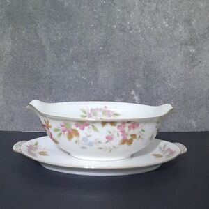 Charming Floral Cherry China Caiety Pattern Gravy Boat With Underplate